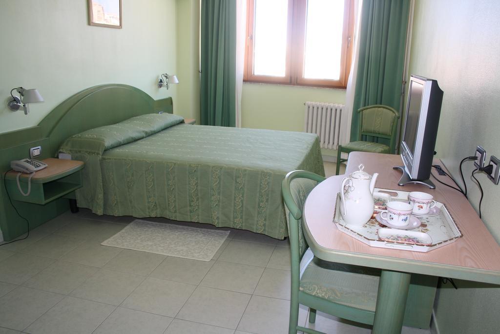 Hotel Grillo Nuoro  Rom bilde